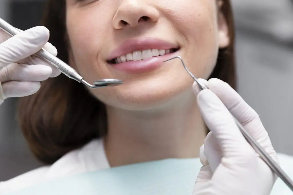 Emergency Dental Care Treatment at Clinic